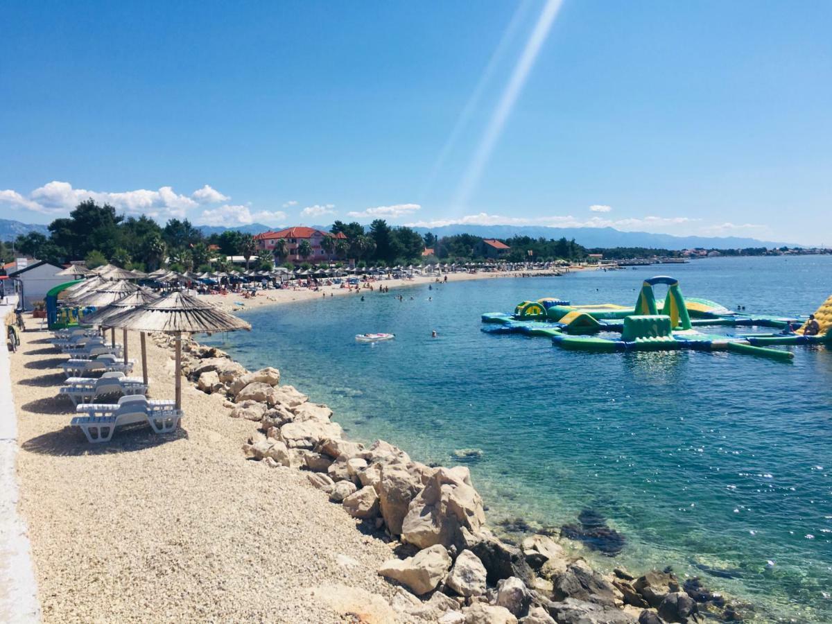 Vir Holidays Екстериор снимка
